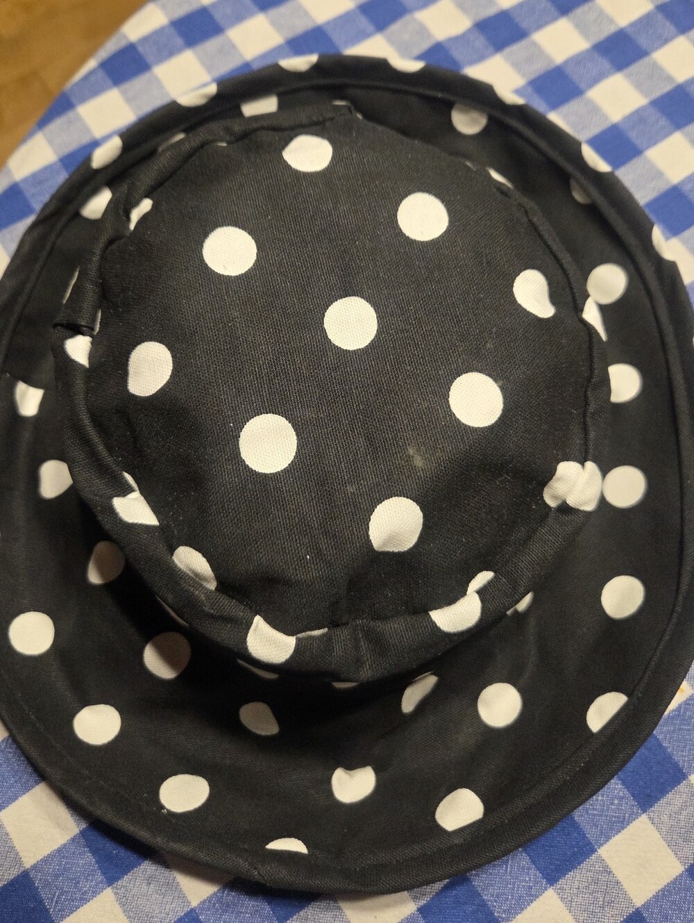 Reversible Bucket Hat With Rose Pin - Picture 4 of 7